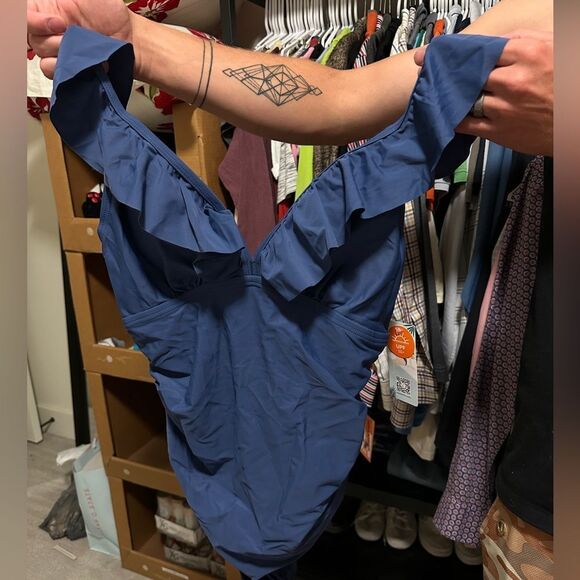 MEDIUM NWT SWIMSUIT - Picture 2 of 3